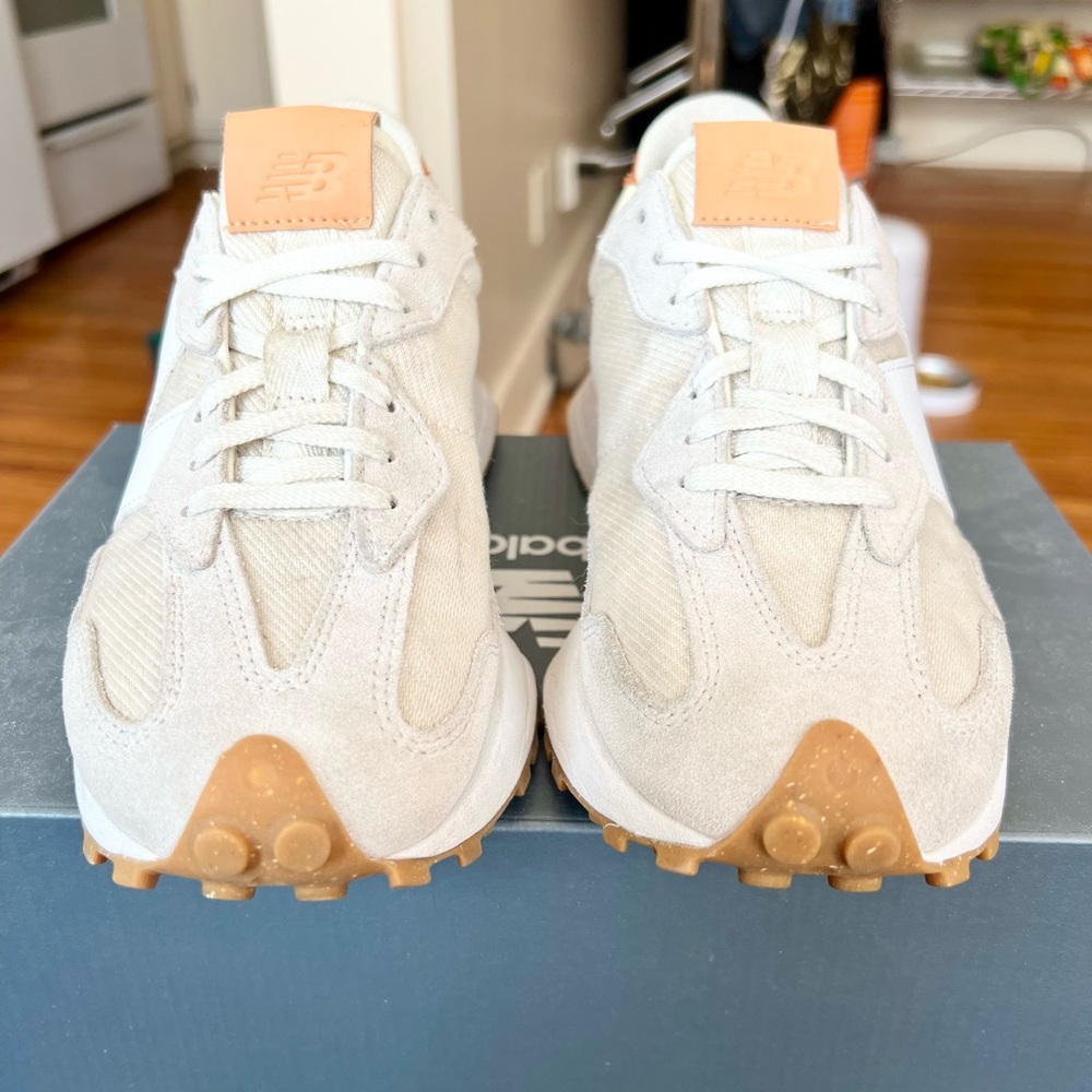 New Balance 327